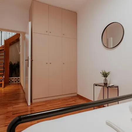 Clocktower Tatil Evi Anabolu